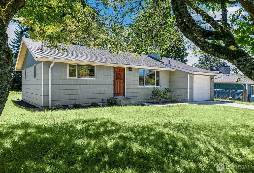 8910 217th Street SW, Edmonds, WA 98026