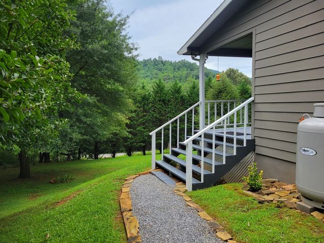 1523 Berrong Road, Hiawassee, GA 30547