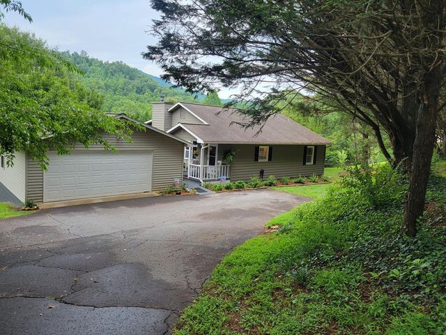 1523 Berrong Road, Hiawassee, GA 30547