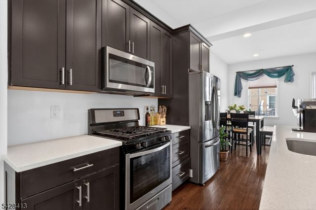 247 Bradley Dr, Wood-ridge Boro, NJ 07075