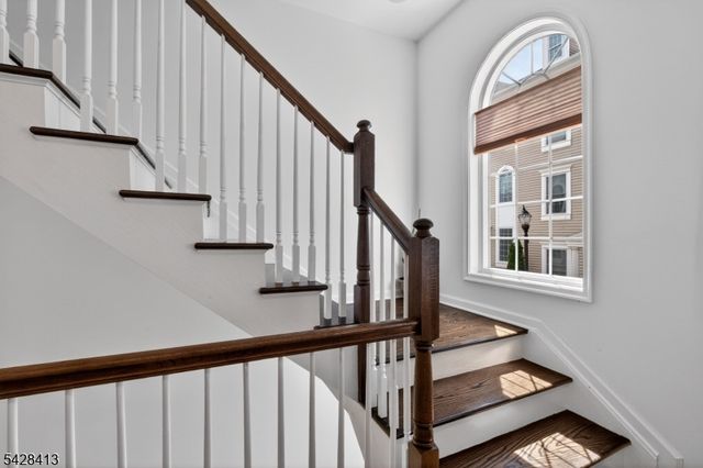 247 Bradley Dr, Wood-ridge Boro, NJ 07075