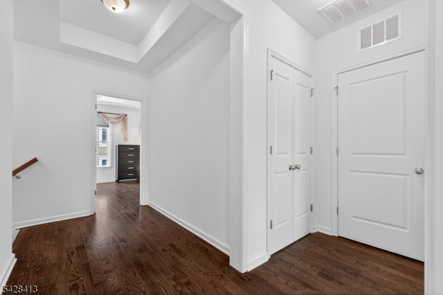 247 Bradley Dr, Wood-ridge Boro, NJ 07075