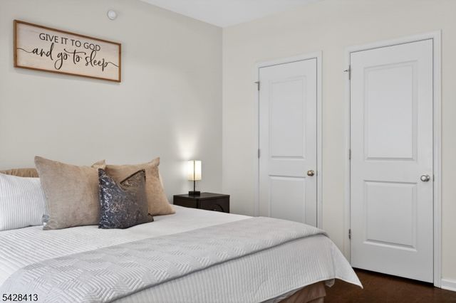 247 Bradley Dr, Wood-ridge Boro, NJ 07075