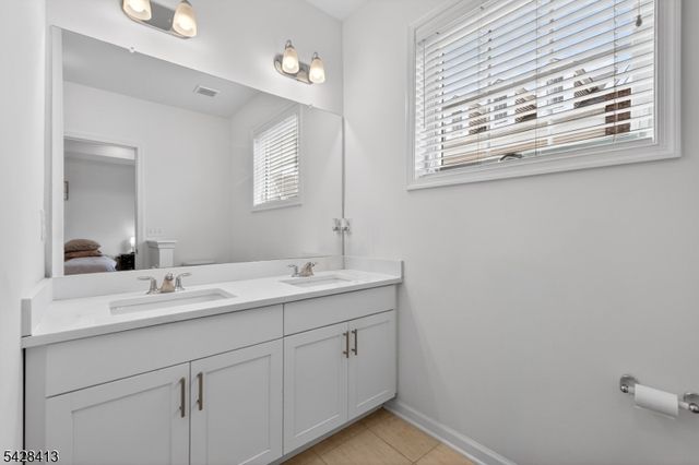 247 Bradley Dr, Wood-ridge Boro, NJ 07075