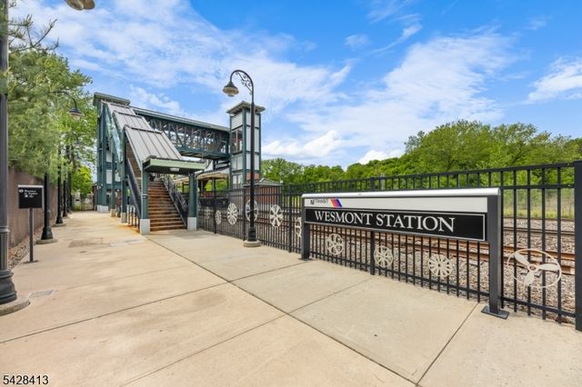 247 Bradley Dr, Wood-ridge Boro, NJ 07075