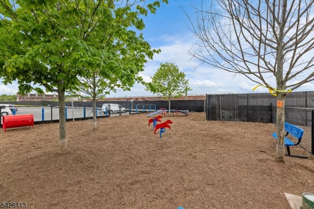 247 Bradley Dr, Wood-ridge Boro, NJ 07075