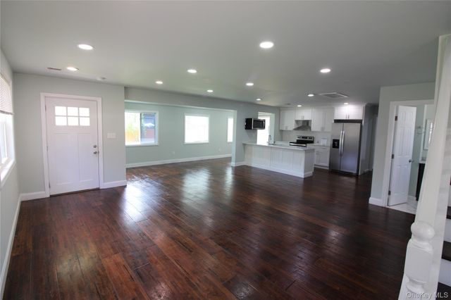 206 Huntington Drive, Mastic Beach, NY 11951
