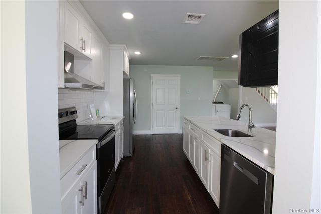 206 Huntington Drive, Mastic Beach, NY 11951
