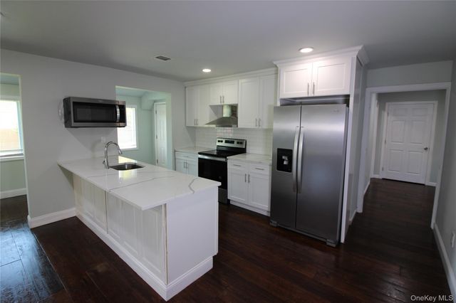 206 Huntington Drive, Mastic Beach, NY 11951