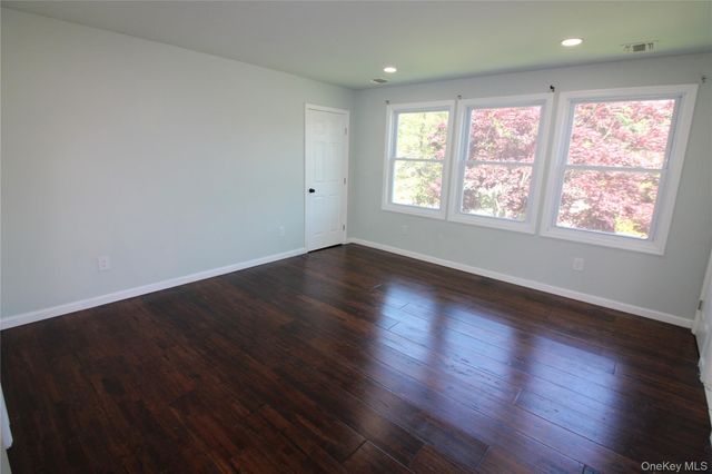 206 Huntington Drive, Mastic Beach, NY 11951