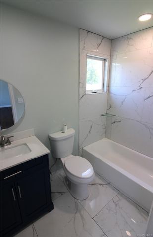 206 Huntington Drive, Mastic Beach, NY 11951