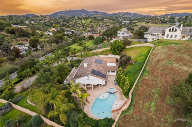 1567 Monte Vista Drive, Vista, CA 92084