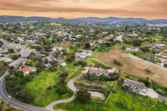 1567 Monte Vista Drive, Vista, CA 92084