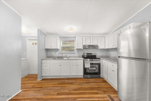 1012 Kingston Court, Johnson City, TN 37601