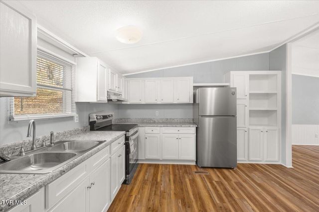 1012 Kingston Court, Johnson City, TN 37601