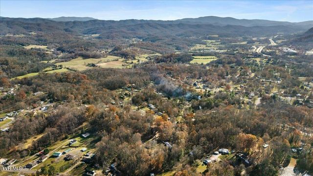 1012 Kingston Court, Johnson City, TN 37601