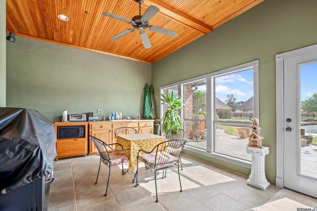 18402 Bellingrath Lakes Ave, Greenwell Springs, LA 70739