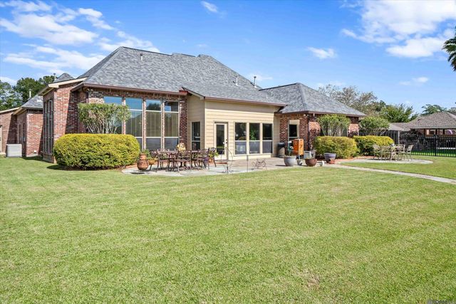 18402 Bellingrath Lakes Ave, Greenwell Springs, LA 70739