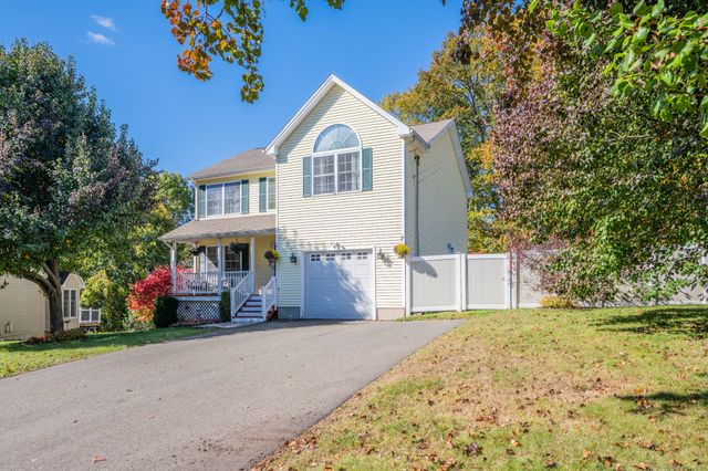 52 Oakland Court, Meriden, CT 06450