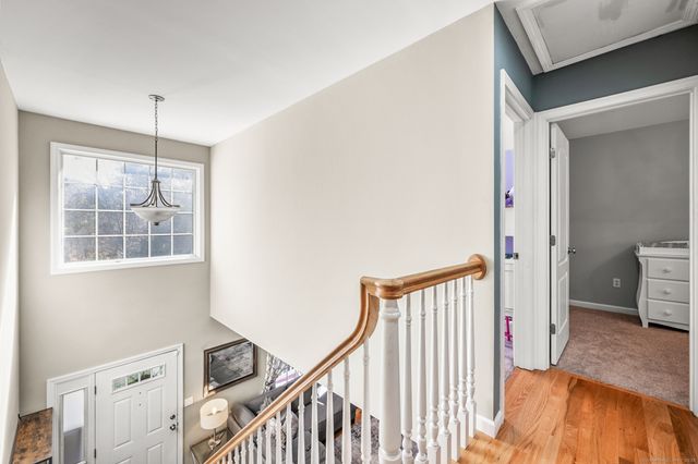 52 Oakland Court, Meriden, CT 06450