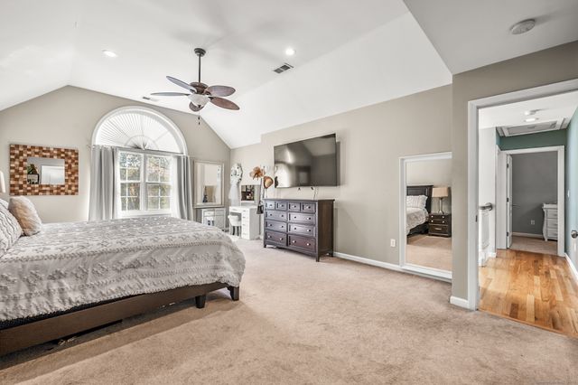 52 Oakland Court, Meriden, CT 06450