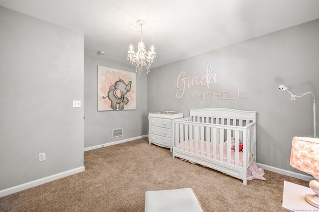 52 Oakland Court, Meriden, CT 06450