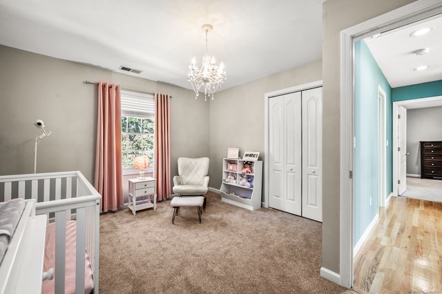 52 Oakland Court, Meriden, CT 06450