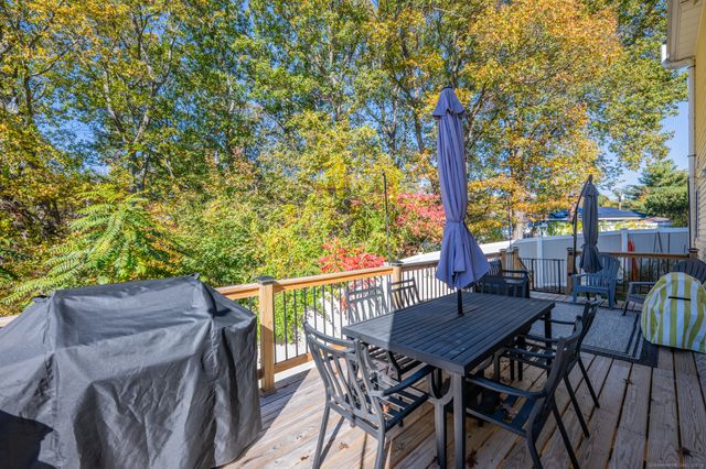 52 Oakland Court, Meriden, CT 06450