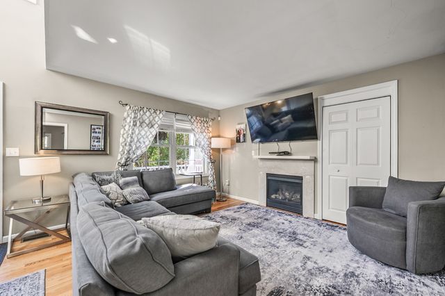 52 Oakland Court, Meriden, CT 06450