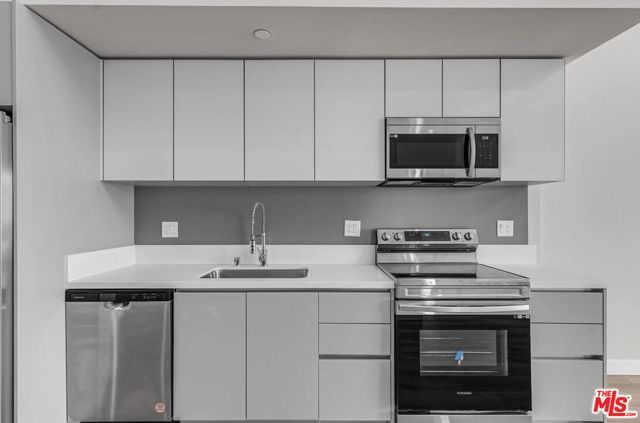 825 S Coronado Street 206, Los Angeles, CA 90057