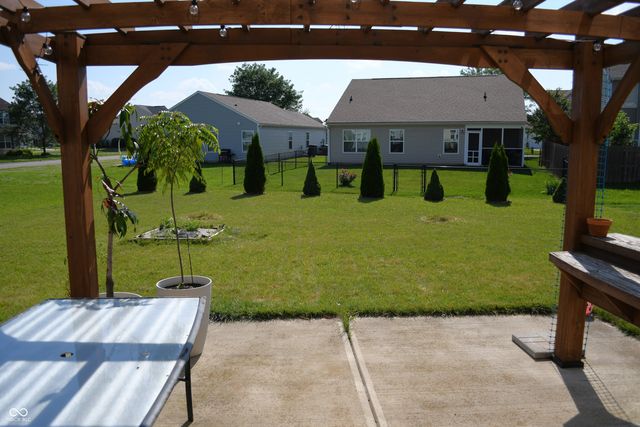 3274 Rolling Hill Drive, Columbus, IN 47201