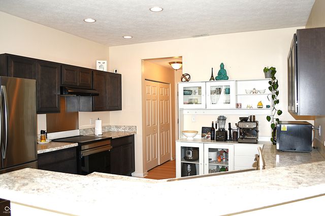 3274 Rolling Hill Drive, Columbus, IN 47201