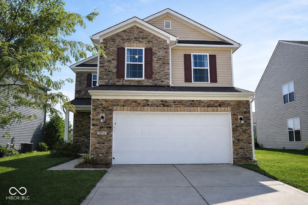 3274 Rolling Hill Drive, Columbus, IN 47201