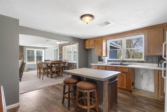 6495 Us Highway 160, Walnut Shade, MO 65771