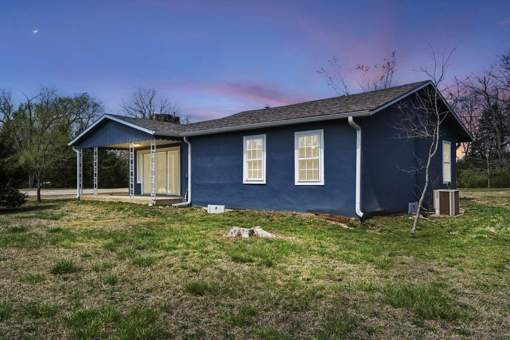 6495 Us Highway 160, Walnut Shade, MO 65771