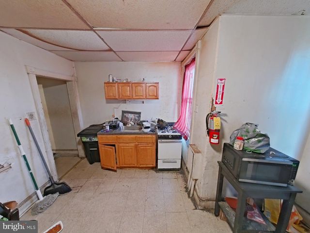 4240 N 15TH ST, Philadelphia, PA 19140