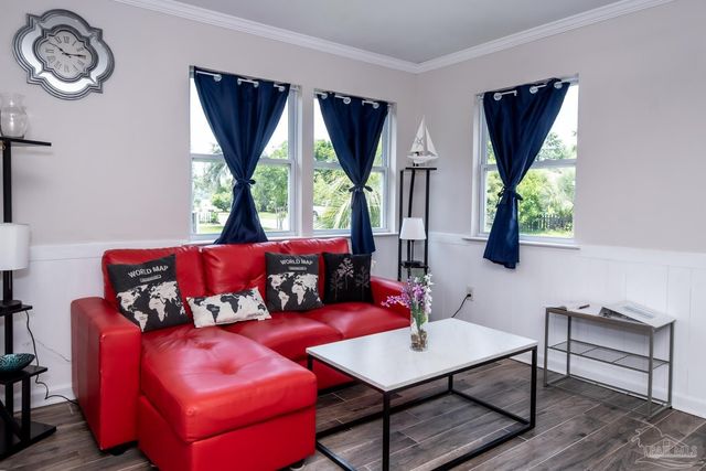 412 Labree Rd, Pensacola, FL 32507