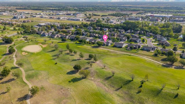 2101 N Woodard St., Derby, KS 67037
