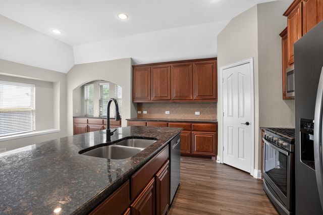 5252 Smokey Ridge Drive, Fort Worth, TX 76123