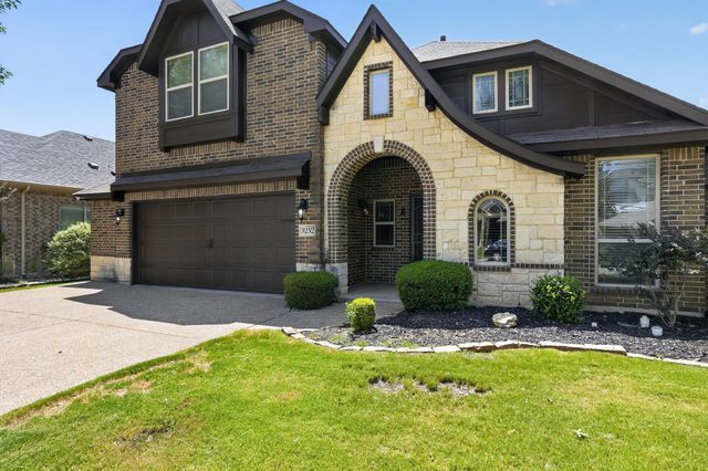 5252 Smokey Ridge Drive, Fort Worth, TX 76123