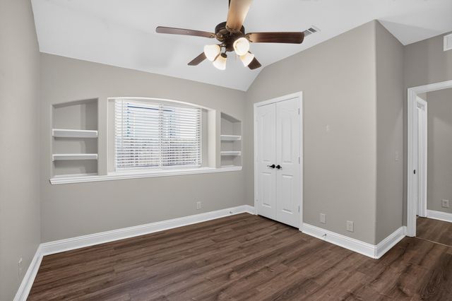 5252 Smokey Ridge Drive, Fort Worth, TX 76123