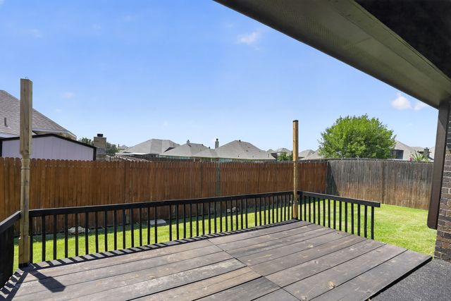 5252 Smokey Ridge Drive, Fort Worth, TX 76123