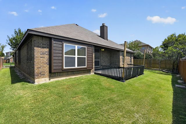 5252 Smokey Ridge Drive, Fort Worth, TX 76123