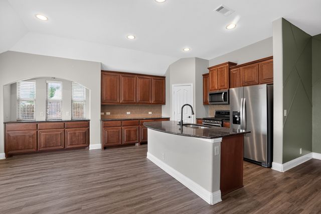 5252 Smokey Ridge Drive, Fort Worth, TX 76123