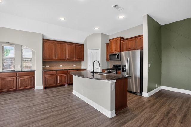 5252 Smokey Ridge Drive, Fort Worth, TX 76123