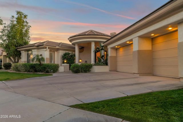 741 W AZALEA Drive, Chandler, AZ 85248