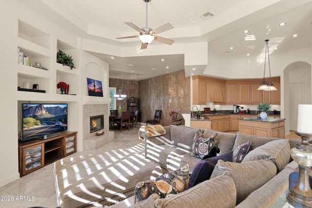 741 W AZALEA Drive, Chandler, AZ 85248