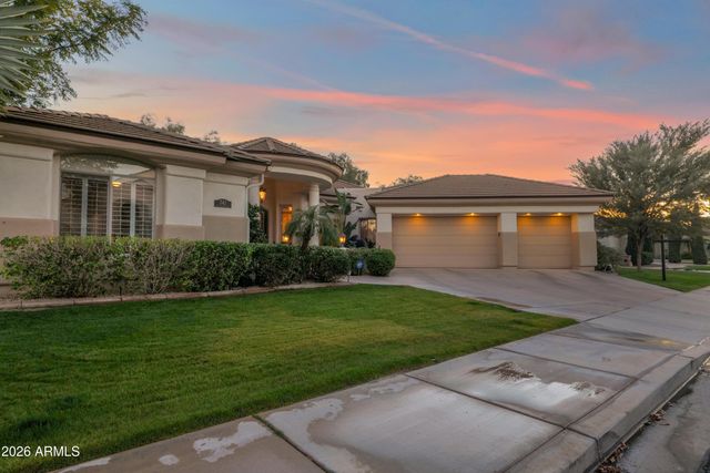 741 W AZALEA Drive, Chandler, AZ 85248