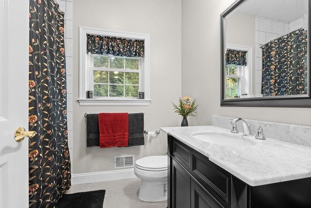 6 Swan Circle, Concord, NH 03301