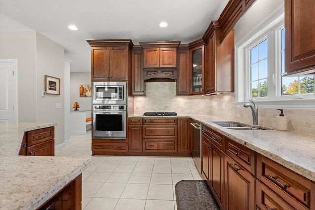 6 Swan Circle, Concord, NH 03301